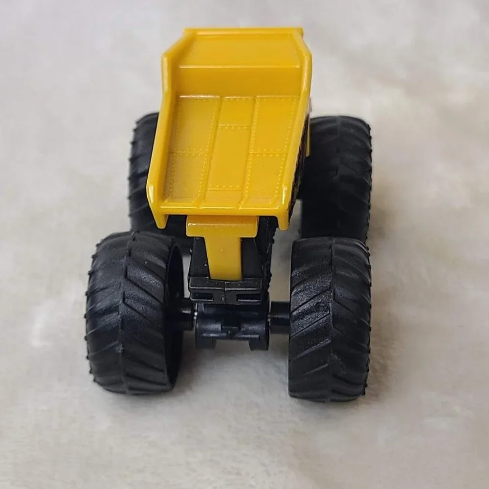 Hot Wheels Monster Trucks Gotta Dump Yellow Dump Truck Mattel - Picture 6 of 8